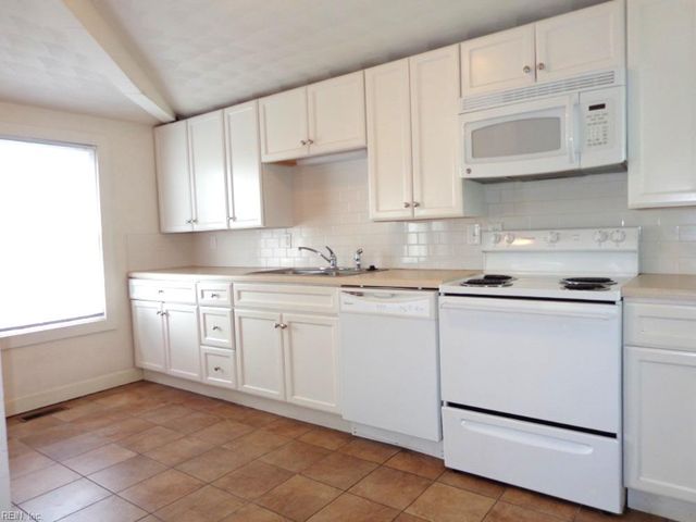 2016 E Ocean View Ave Apt 9, Norfolk, VA 23503