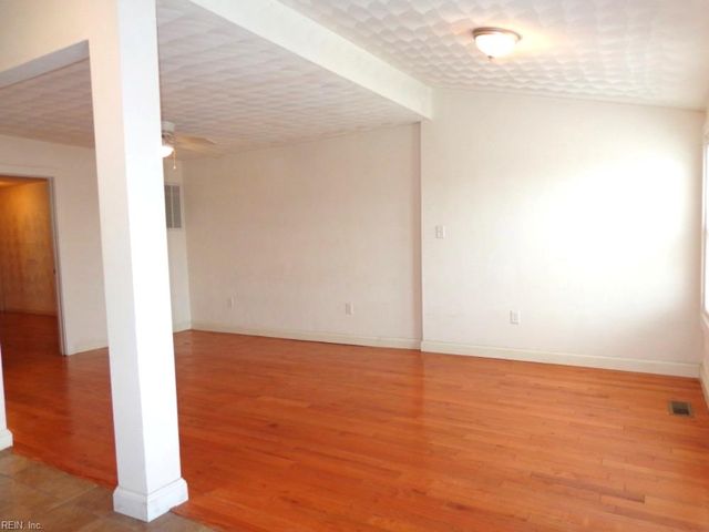 2016 E Ocean View Ave Apt 9, Norfolk, VA 23503