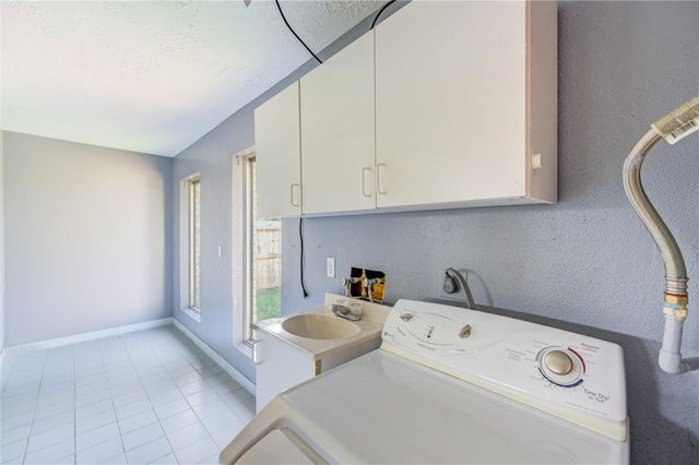 1510 Chestnut Tree Lane, Houston, TX 77067