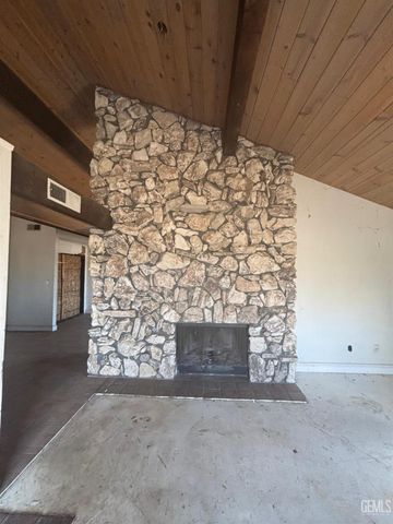 10648 Mountain View Road, Bakersfield, CA 93307