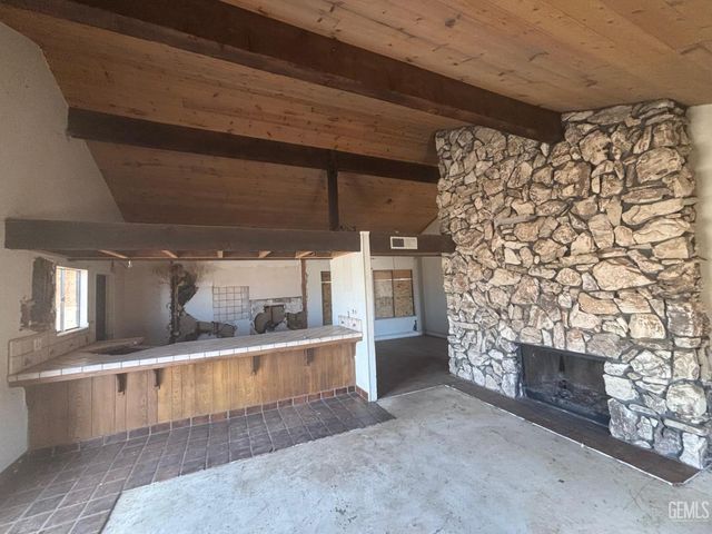 10648 Mountain View Road, Bakersfield, CA 93307