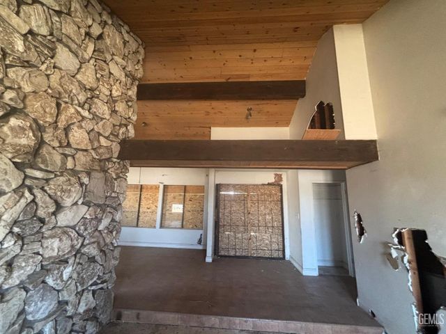10648 Mountain View Road, Bakersfield, CA 93307