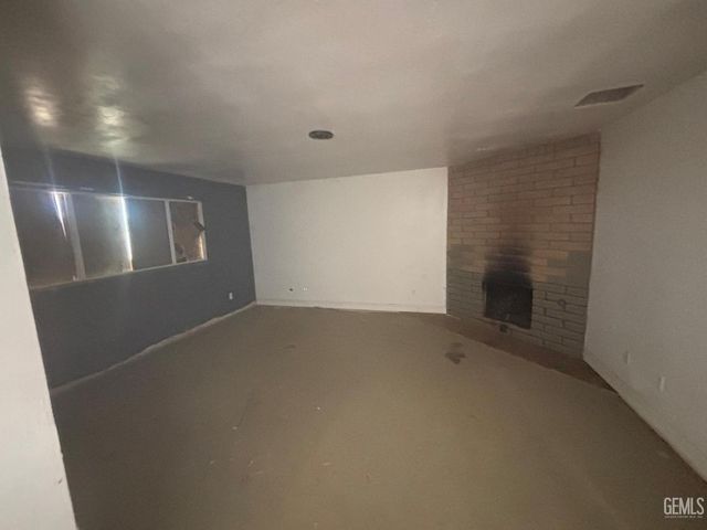 10648 Mountain View Road, Bakersfield, CA 93307