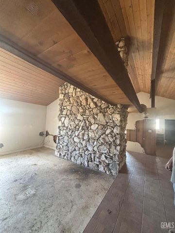 10648 Mountain View Road, Bakersfield, CA 93307