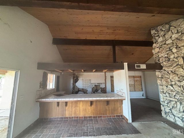 10648 Mountain View Road, Bakersfield, CA 93307