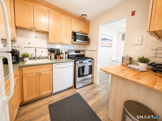 83 East Broadway A, Milford, CT 06460