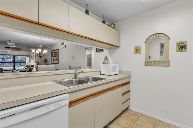 12 Plantation Drive 106, Vero Beach, FL 32966