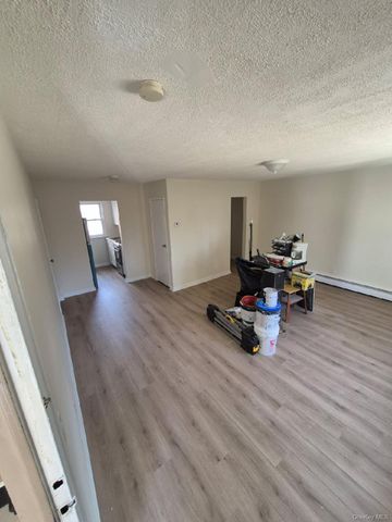58 58 S Clinton, Bay Shore, NY 11706