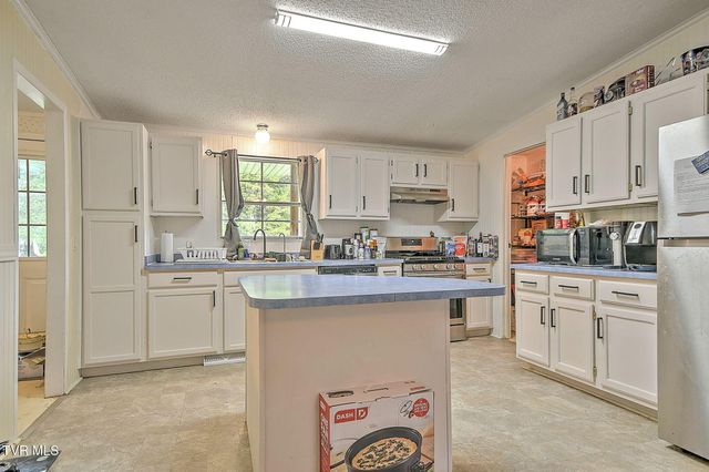 396 Summitt Hill Road, Bulls Gap, TN 37711