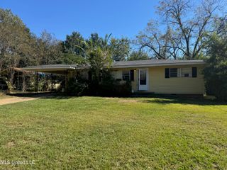 444 Mcdowell Park Circle, Jackson, MS 39204