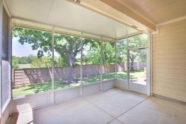 221 Bonham LOOP, Georgetown, TX 78633