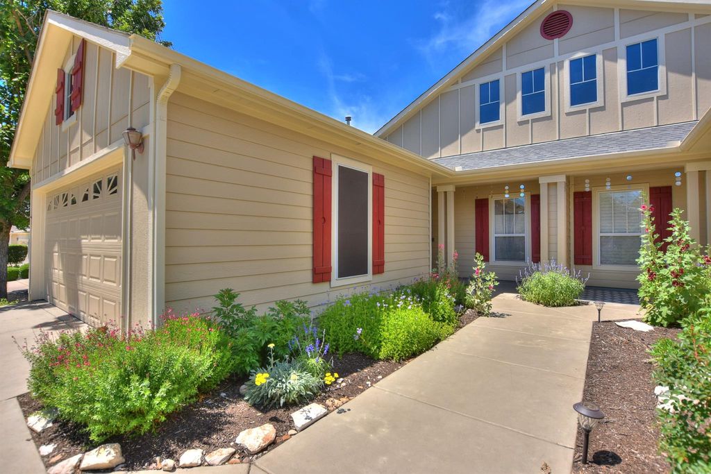 221 Bonham LOOP, Georgetown, TX 78633