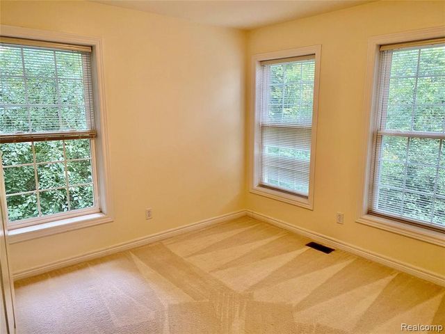 251 S Village Way 21, Canton, MI 48188