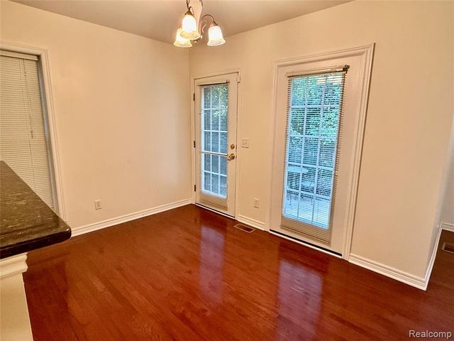 251 S Village Way 21, Canton, MI 48188