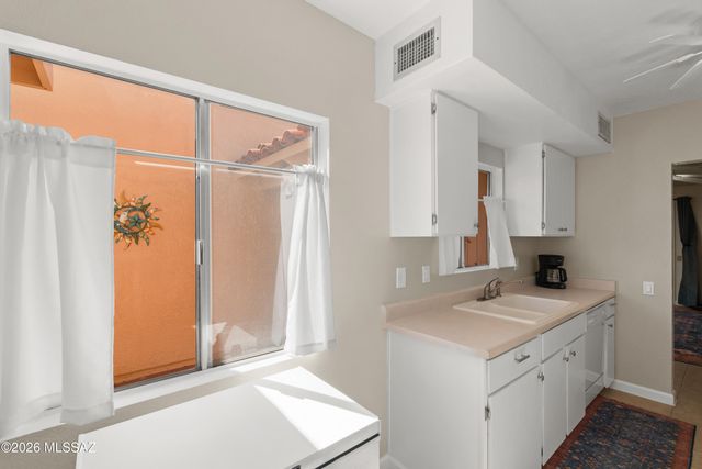 161 N Calle Acuarela, Green Valley, AZ 85614