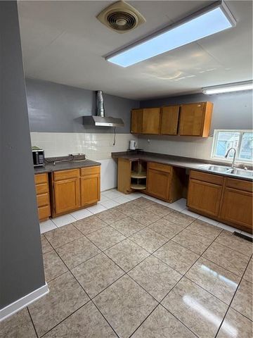 617 Cypress Avenue, Kansas City, MO 64124