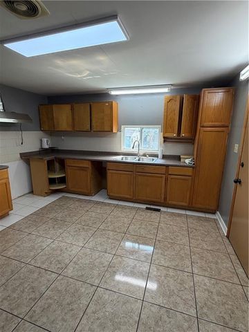 617 Cypress Avenue, Kansas City, MO 64124