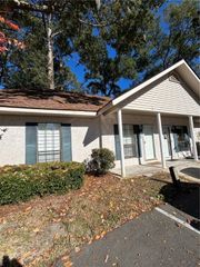 553 Brockinton South Drive, St Simons Island, GA 31522