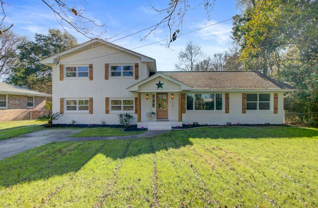 1223 Charlestowne Drive, Charleston, SC 29407