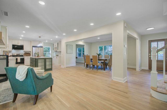 1223 Charlestowne Drive, Charleston, SC 29407