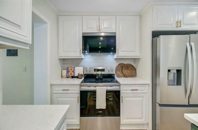 1223 Charlestowne Drive, Charleston, SC 29407