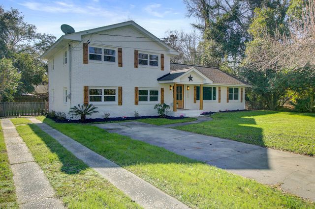 1223 Charlestowne Drive, Charleston, SC 29407