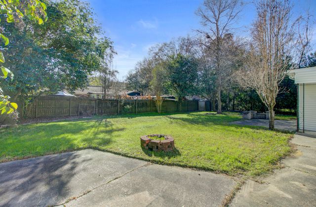 1223 Charlestowne Drive, Charleston, SC 29407