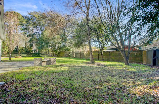 1223 Charlestowne Drive, Charleston, SC 29407