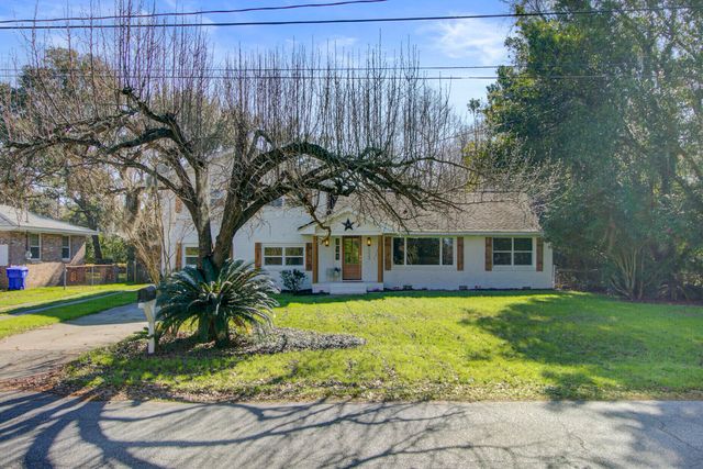 1223 Charlestowne Drive, Charleston, SC 29407