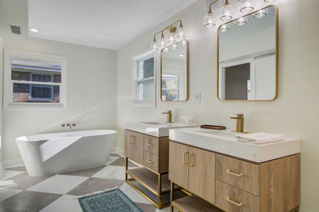 1223 Charlestowne Drive, Charleston, SC 29407