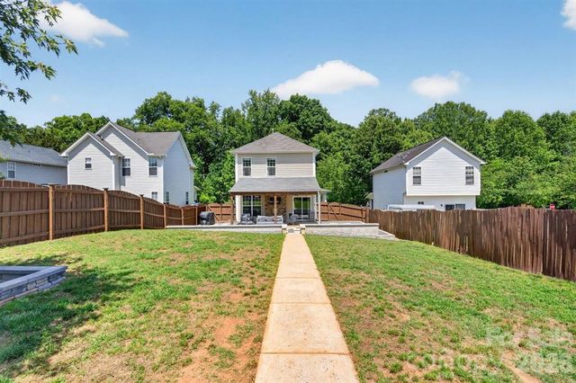 8007 Rolling Meadows Lane, Huntersville, NC 28078
