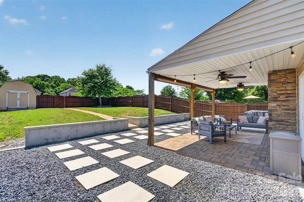 8007 Rolling Meadows Lane, Huntersville, NC 28078