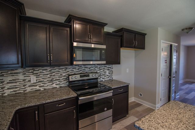 13 Miller Farm, Clarksville, TN 37043