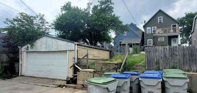 1028 S 32nd STREET, Milwaukee, WI 53215