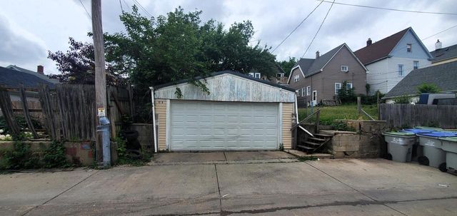 1028 S 32nd STREET, Milwaukee, WI 53215