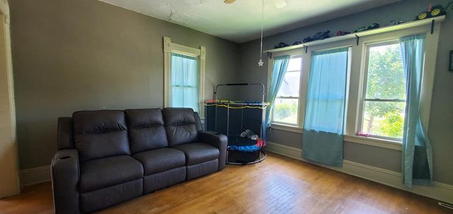 1028 S 32nd STREET, Milwaukee, WI 53215