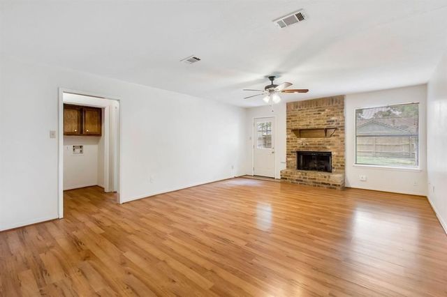 2106 Wickburn Drive, Spring, TX 77386