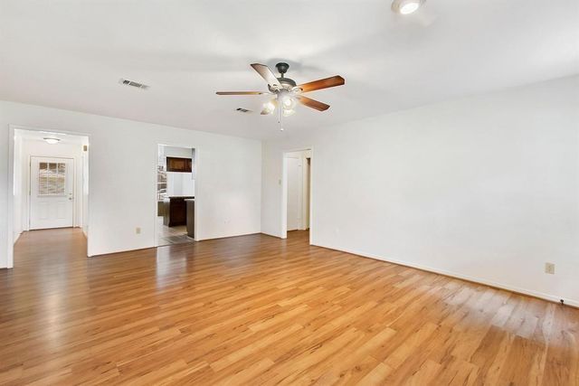 2106 Wickburn Drive, Spring, TX 77386