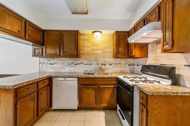 2106 Wickburn Drive, Spring, TX 77386