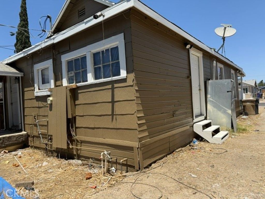 Image 4 of property listing at 309 Wilson, Bakersfield, CA 93308