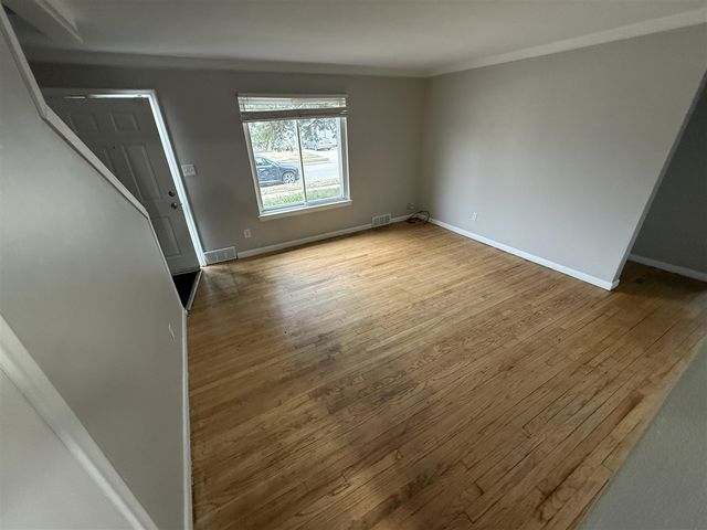 24823 Wilmot Avenue, Eastpointe, MI 48021