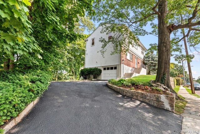 106 Bronxville Road, Bronxville, NY 10708
