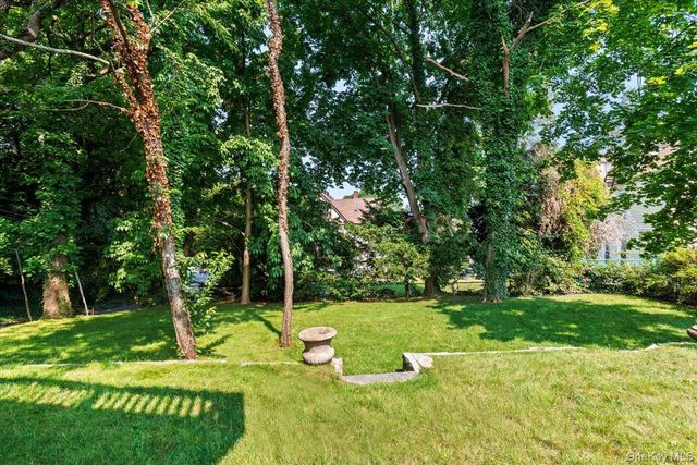 106 Bronxville Road, Bronxville, NY 10708