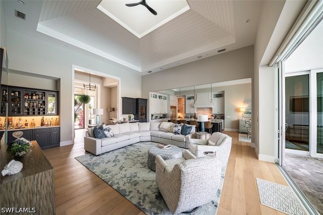 2100 SNOOK DR, Naples, FL 34102