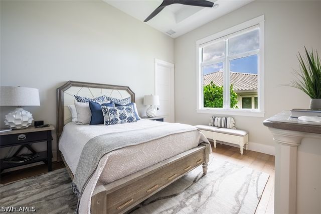 2100 SNOOK DR, Naples, FL 34102