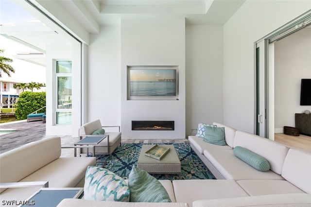 2100 SNOOK DR, Naples, FL 34102