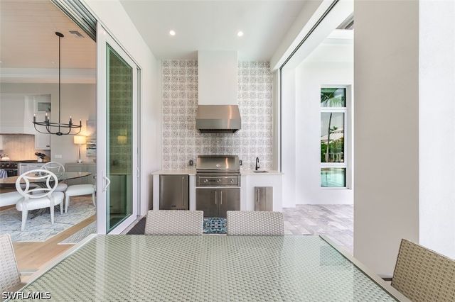 2100 SNOOK DR, Naples, FL 34102