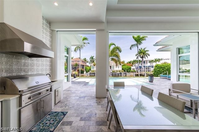 2100 SNOOK DR, Naples, FL 34102
