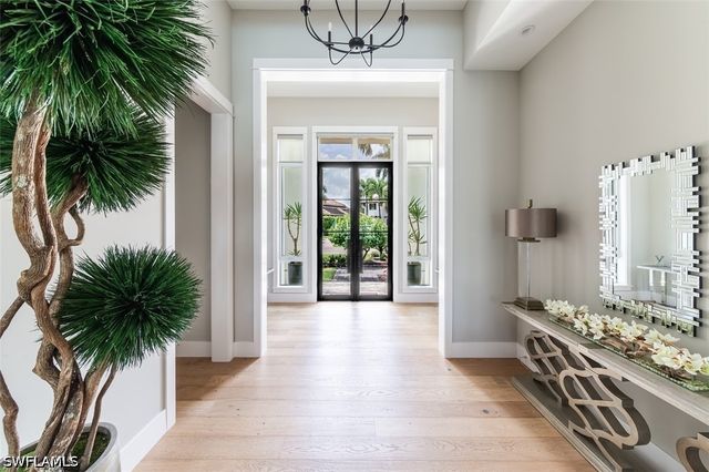 2100 SNOOK DR, Naples, FL 34102