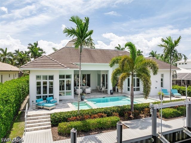 2100 SNOOK DR, Naples, FL 34102